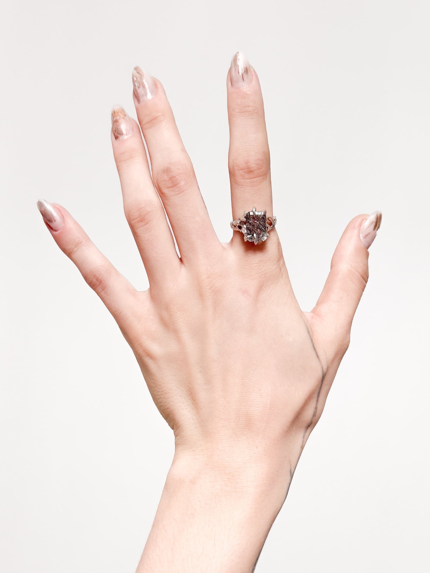 WELES | SREBRNY PIERŚCIONEK Z KWARCEM TRUSKAWKOWYM