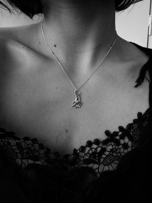 SMOCZEK | SREBRNA ZAWIESZKA Z WIZERUNKIEM SMOKA