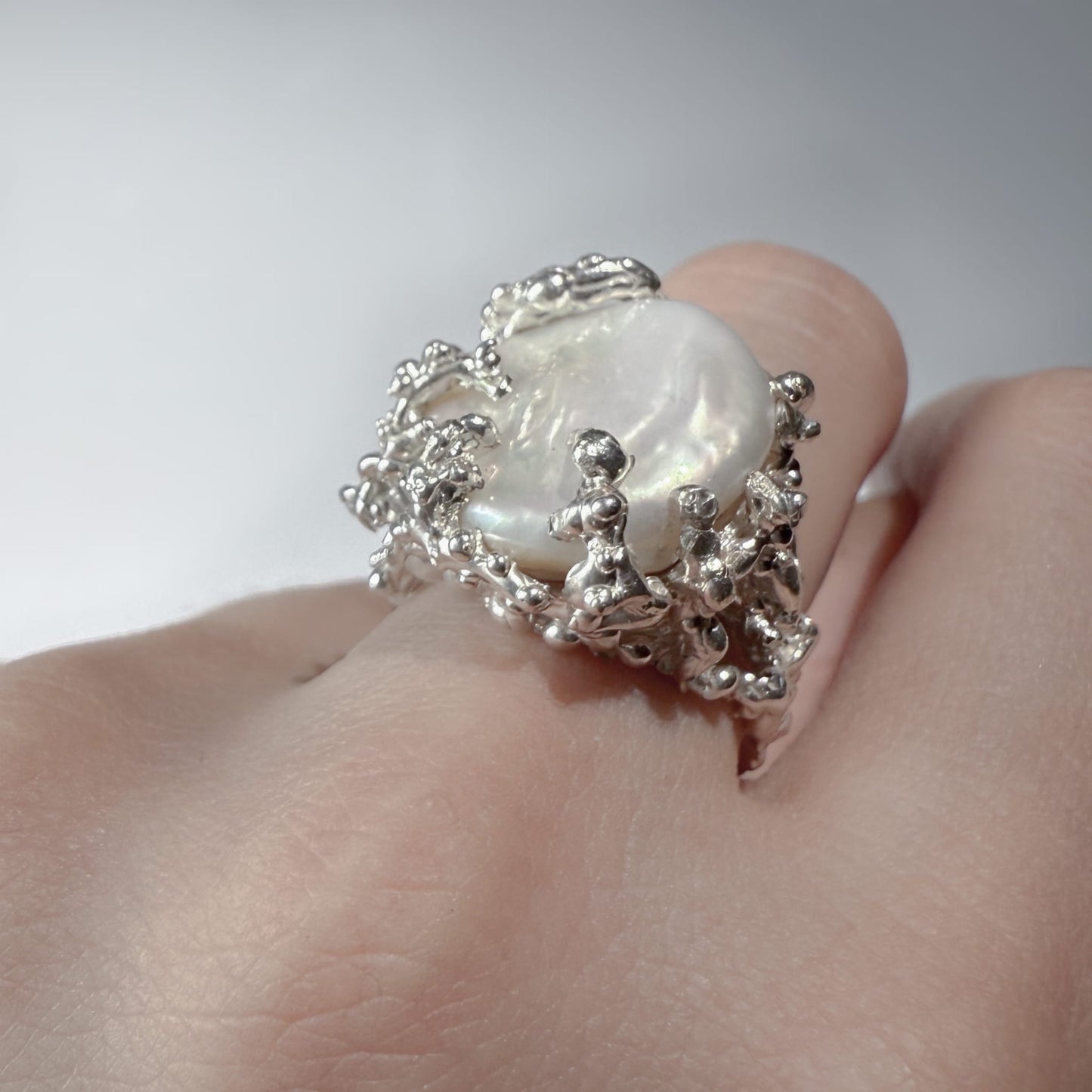 SREBRNY PIERŚCIONEK Z PERŁĄ NATURALNĄ