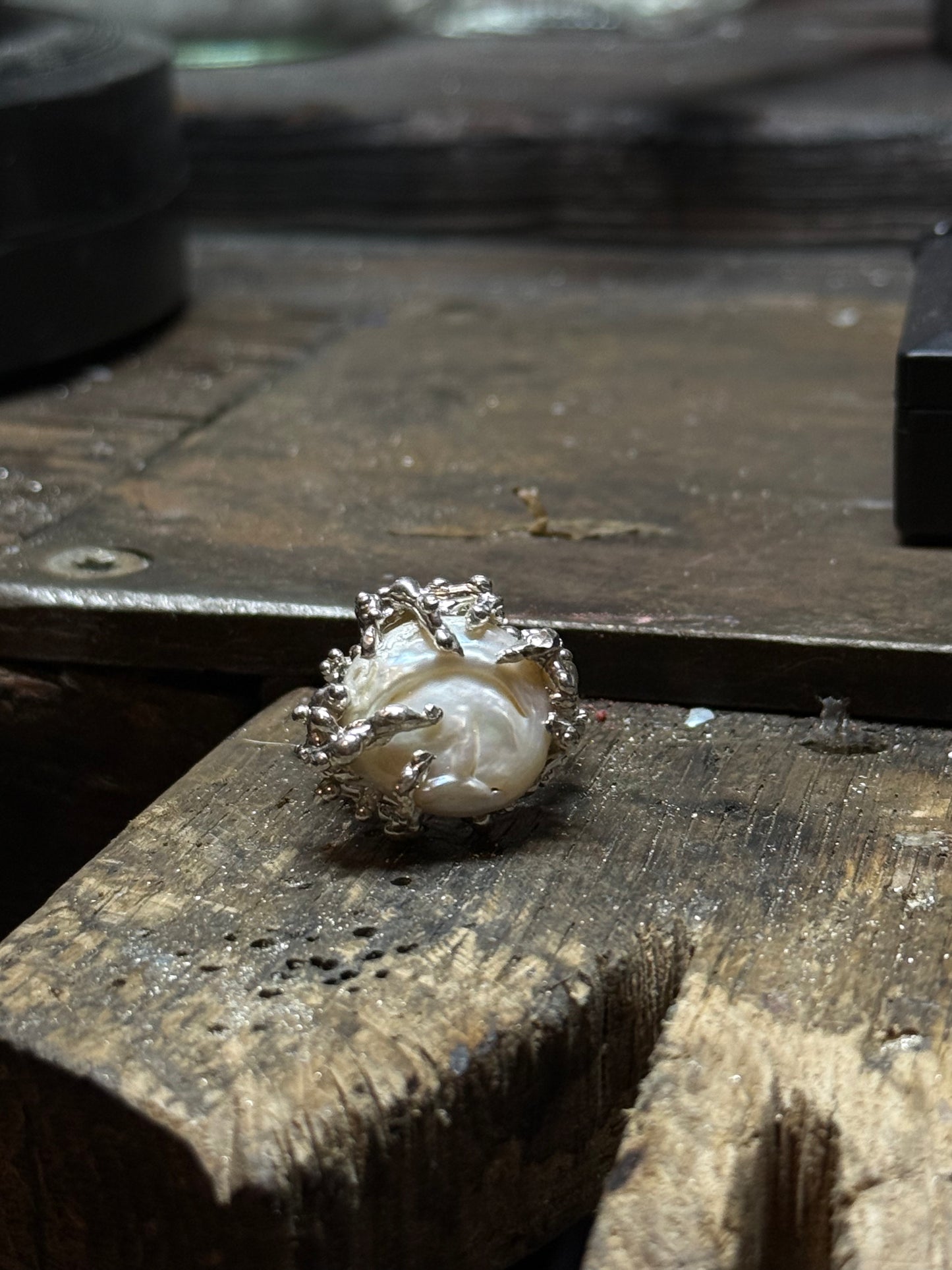 SREBRNY PIERŚCIONEK Z PERŁĄ NATURALNĄ