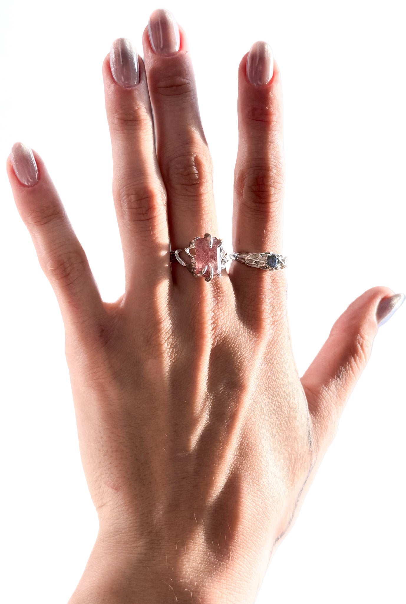 WELES | SREBRNY PIERŚCIONEK Z KWARCEM TRUSKAWKOWYM