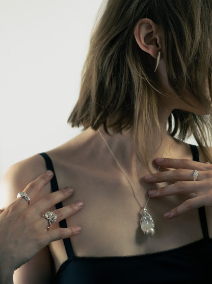 CROWN CLAWS | NECKLACE WITH NATURAL PEARL