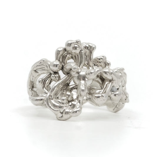 RUSALKA | SILVER RING WITH PEARL.