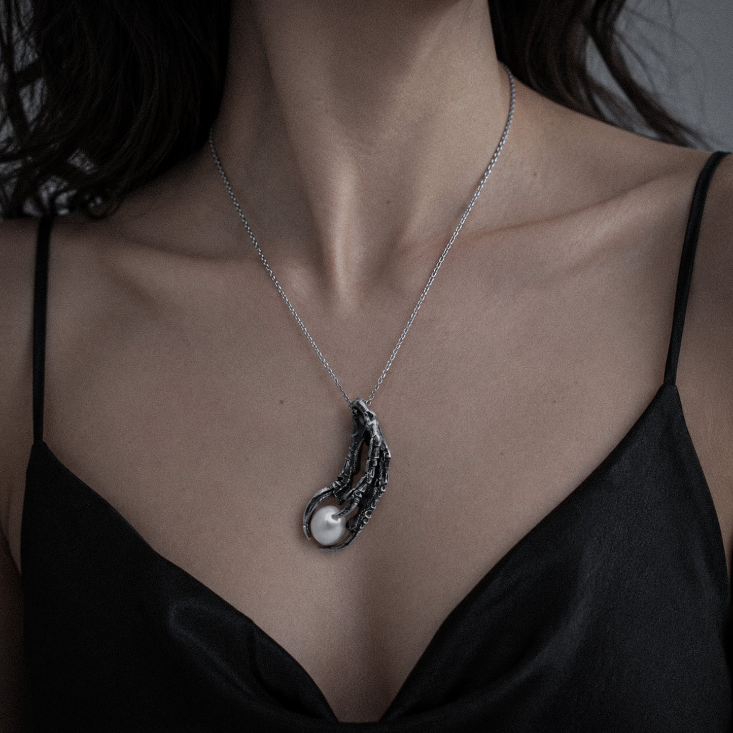 CROWN CLAWS | NECKLACE WITH NATURAL PEARL